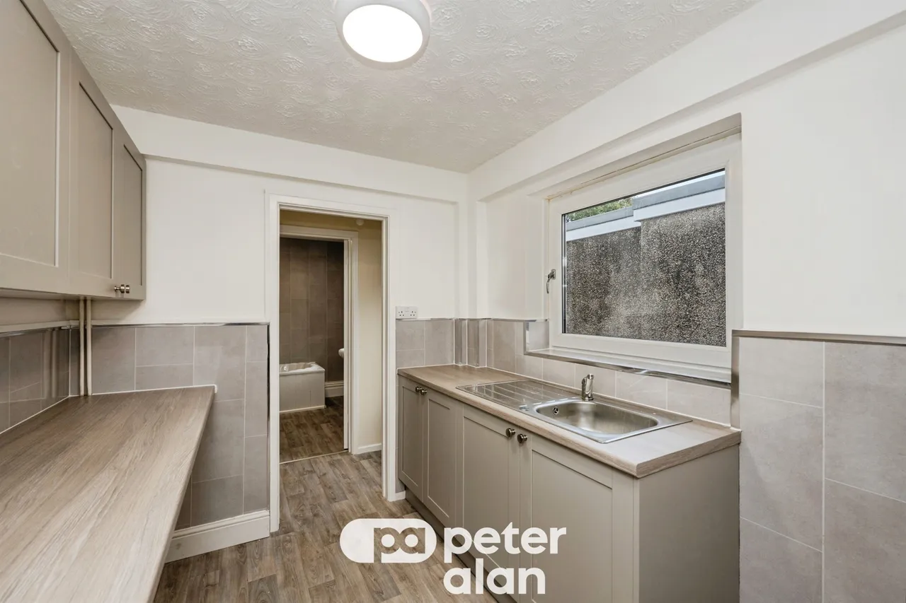 Henfaes Road, Neath, SA11, photo 3
