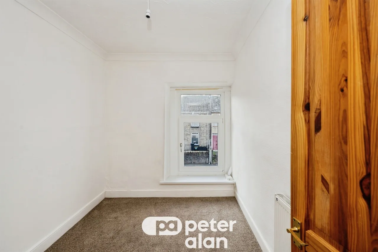 Henfaes Road, Neath, SA11, photo 11