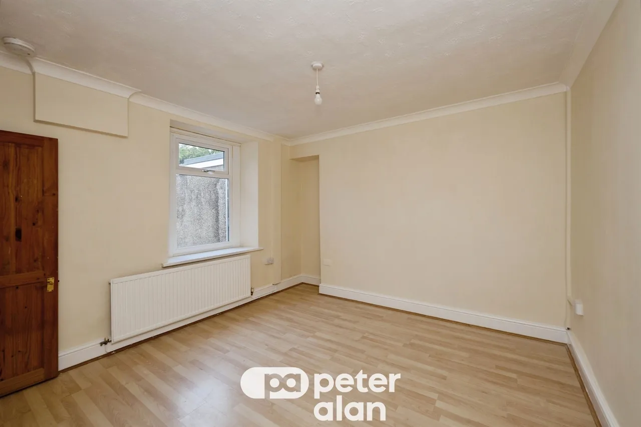 Henfaes Road, Neath, SA11, photo 12