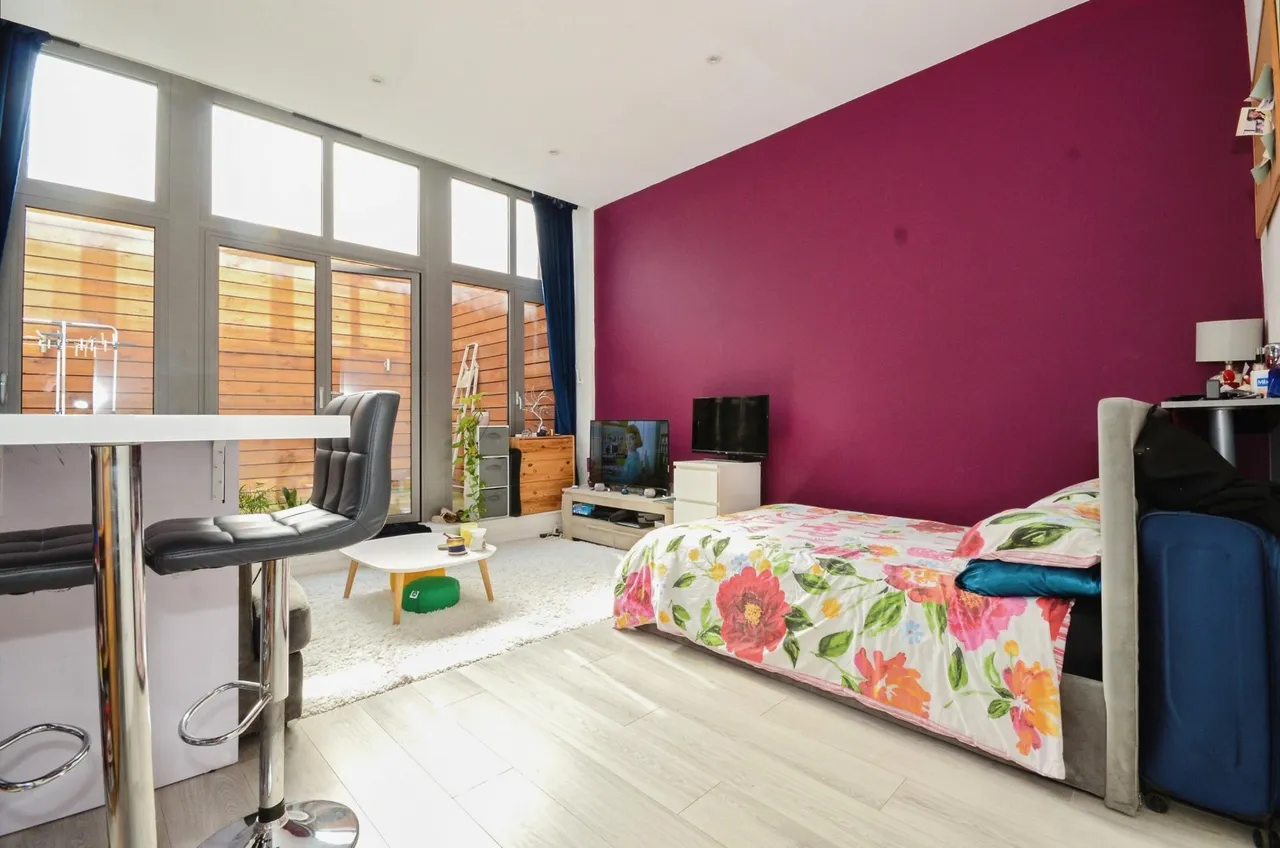 Imperial Drive, Harrow, HA2, photo 2