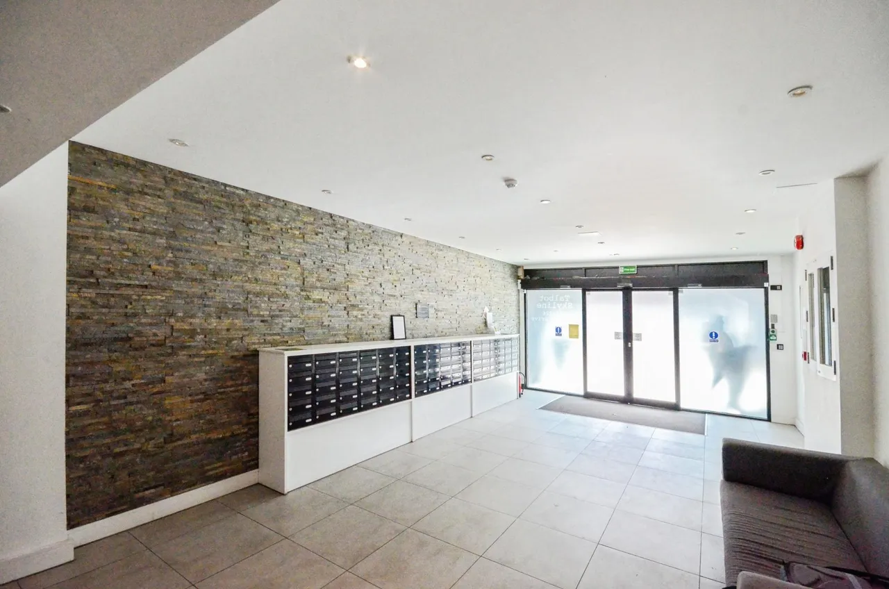 Imperial Drive, Harrow, HA2, photo 11
