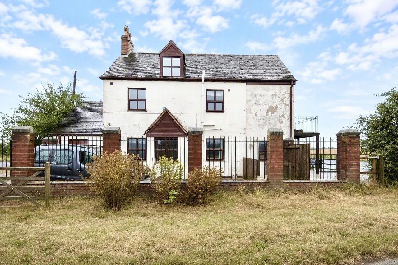 4 bed house for sale, Woodford Lane, Nuneaton, CV10
