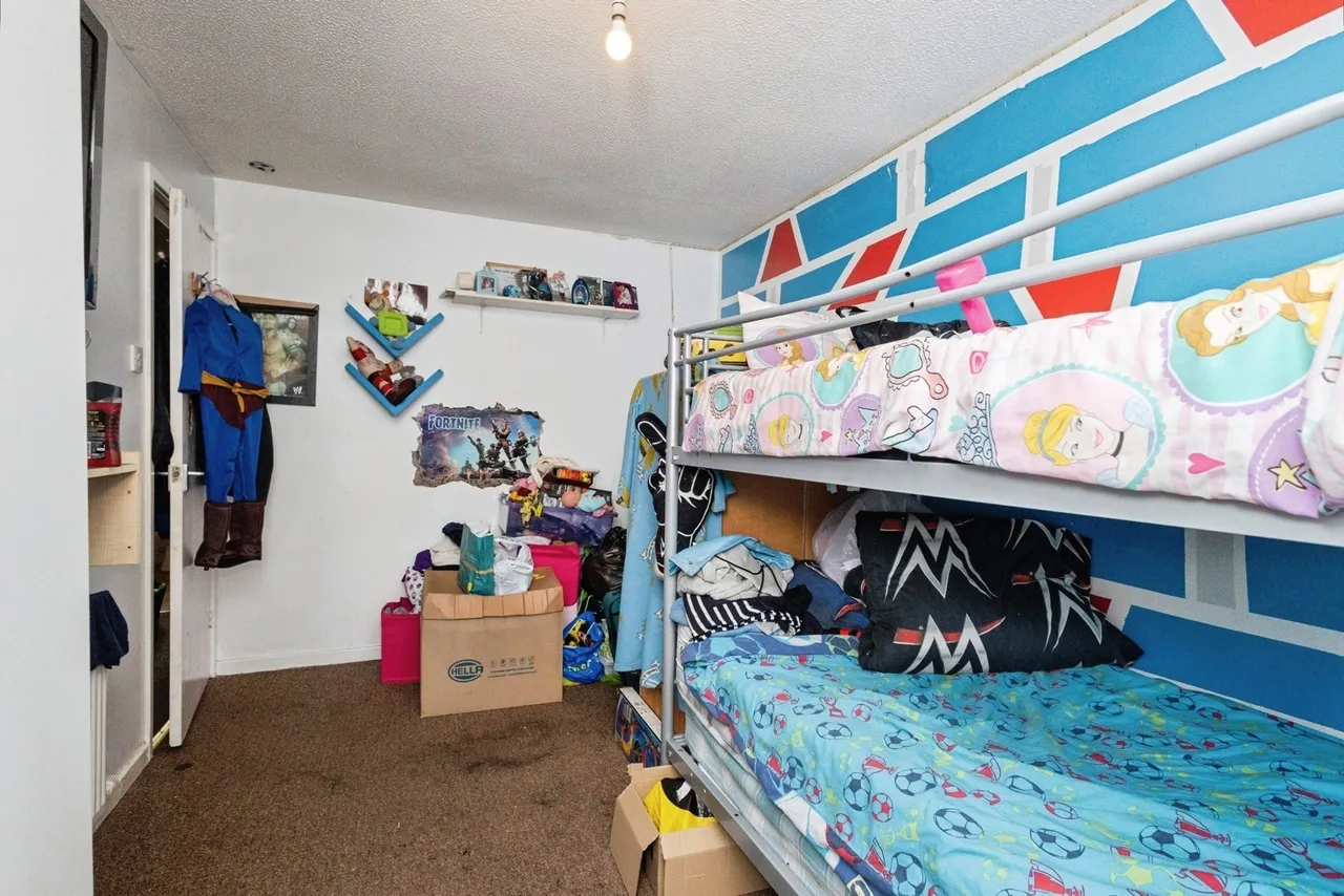Wells Court, DUKINFIELD, Cheshire, SK16, photo 11