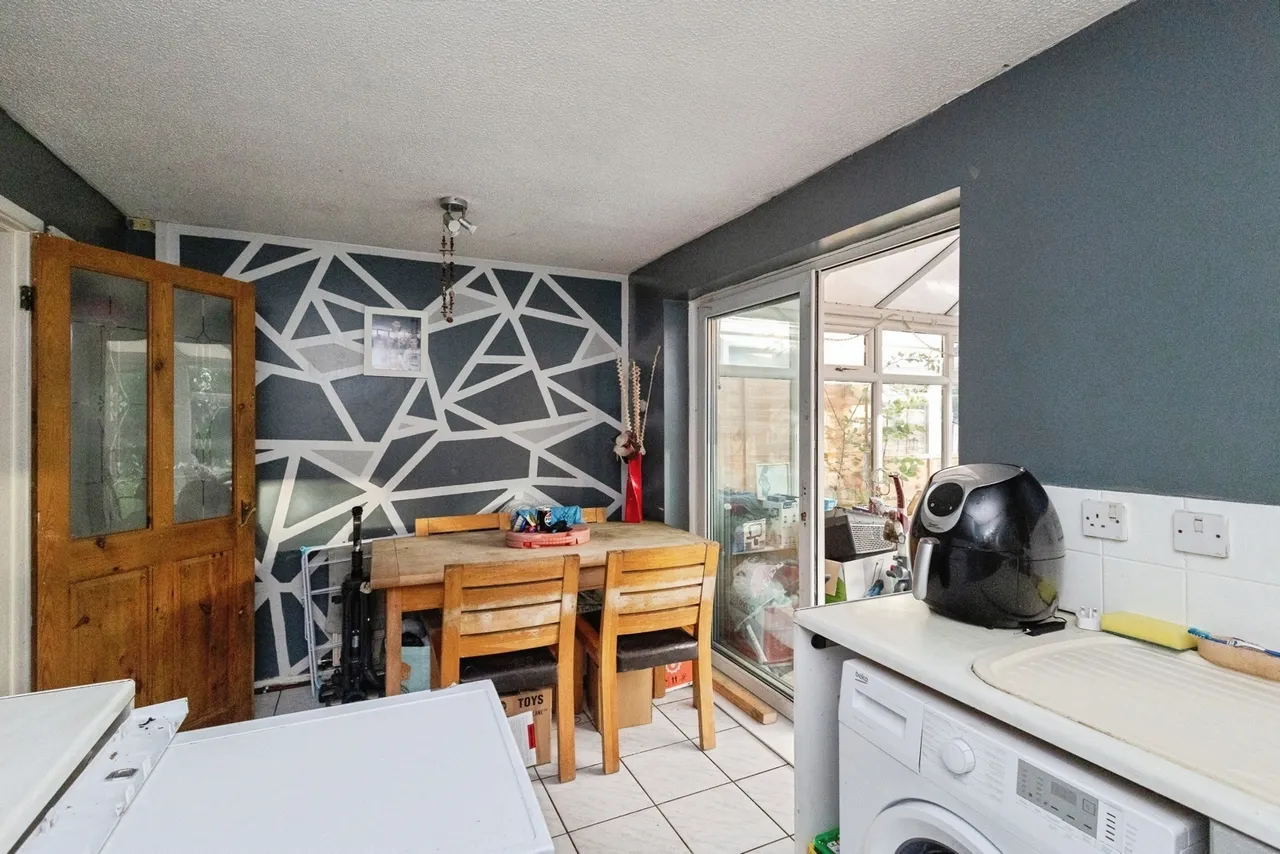 Wells Court, DUKINFIELD, Cheshire, SK16, photo 5