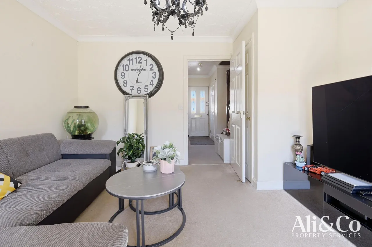 Plymouth Road, Grays, Essex, RM16 6BL, photo 2