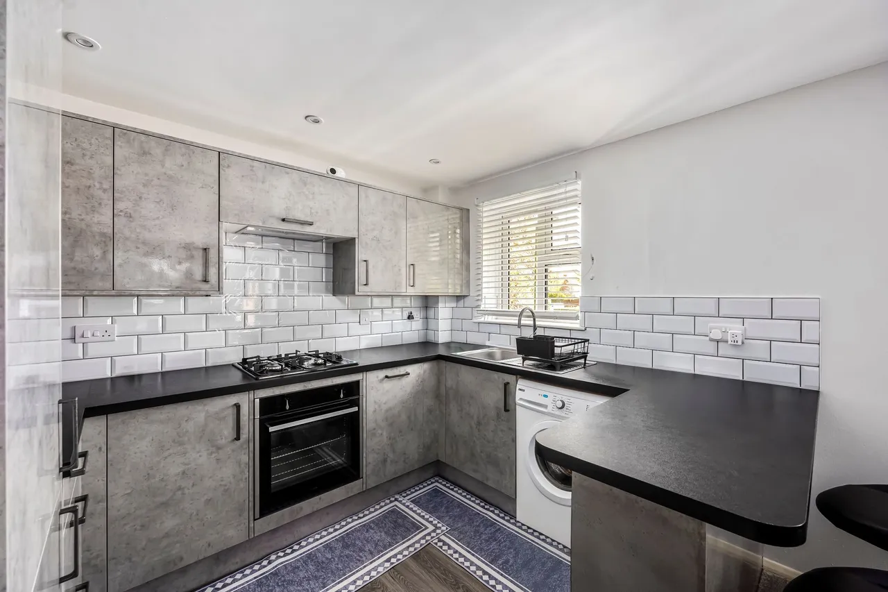 Larch Way, Haywards Heath, RH16, photo 3