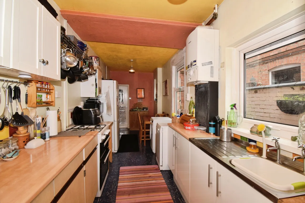 Knighton Fields Road East, Leicester, LE2, photo 7