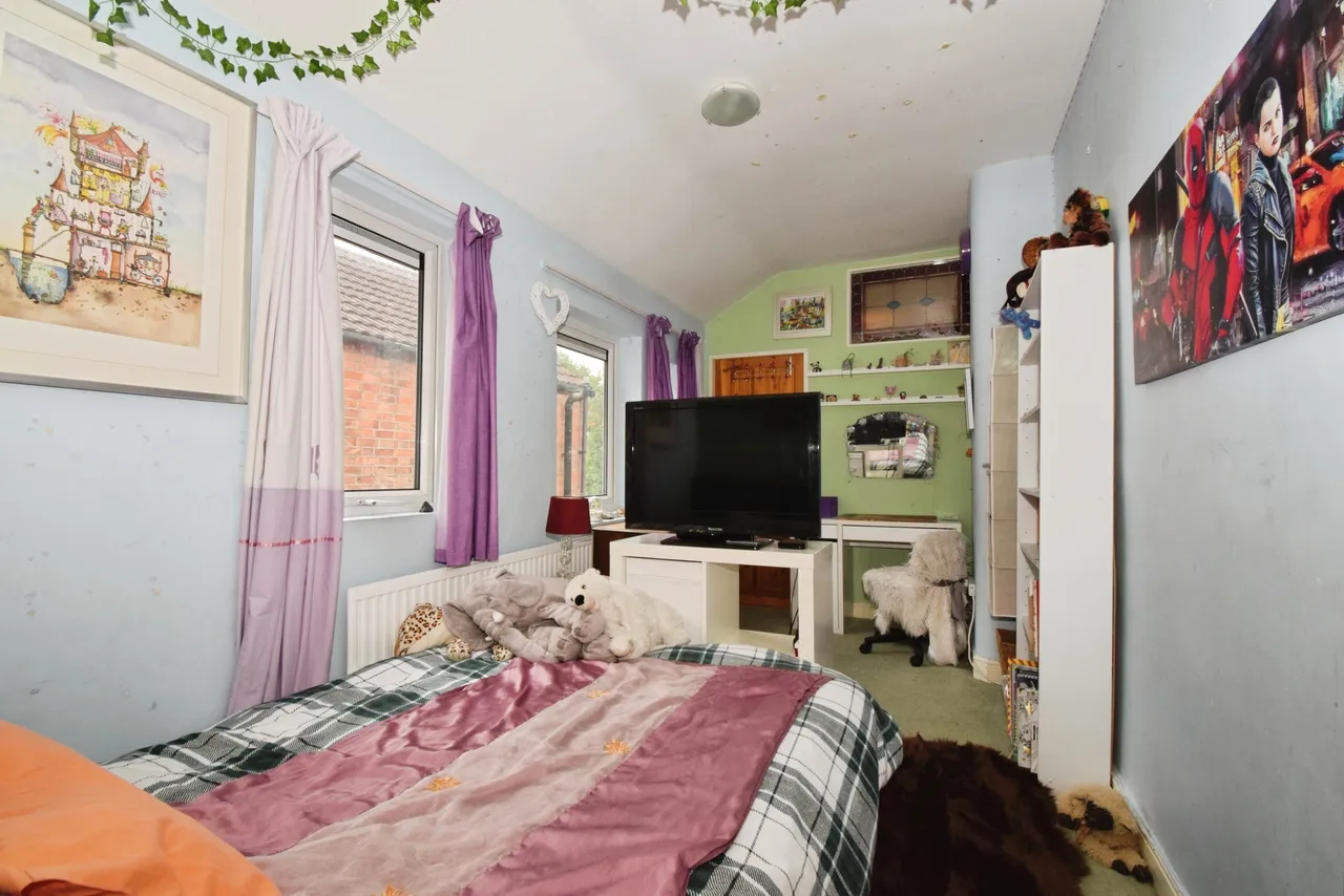 Knighton Fields Road East, Leicester, LE2, photo 9