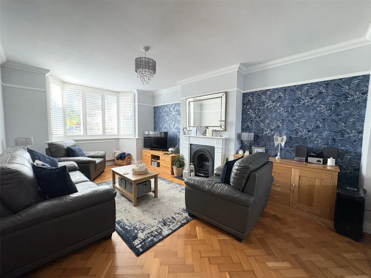 Heathcroft Avenue, Sunbury On Thames, TW16 7TN, photo 4