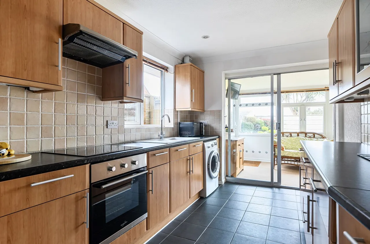 Pond Road, Bracklesham Bay, PO20, photo 2