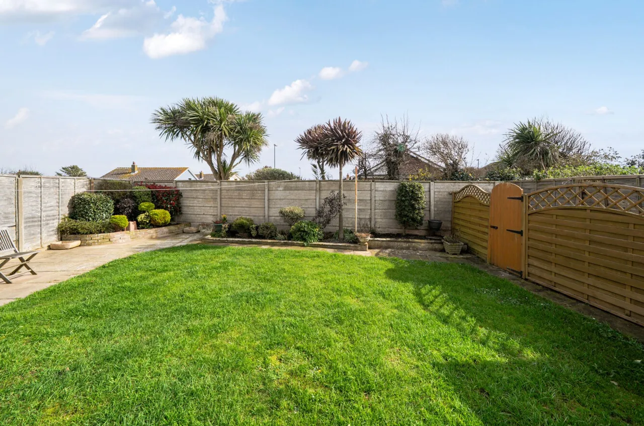 Pond Road, Bracklesham Bay, PO20, photo 4
