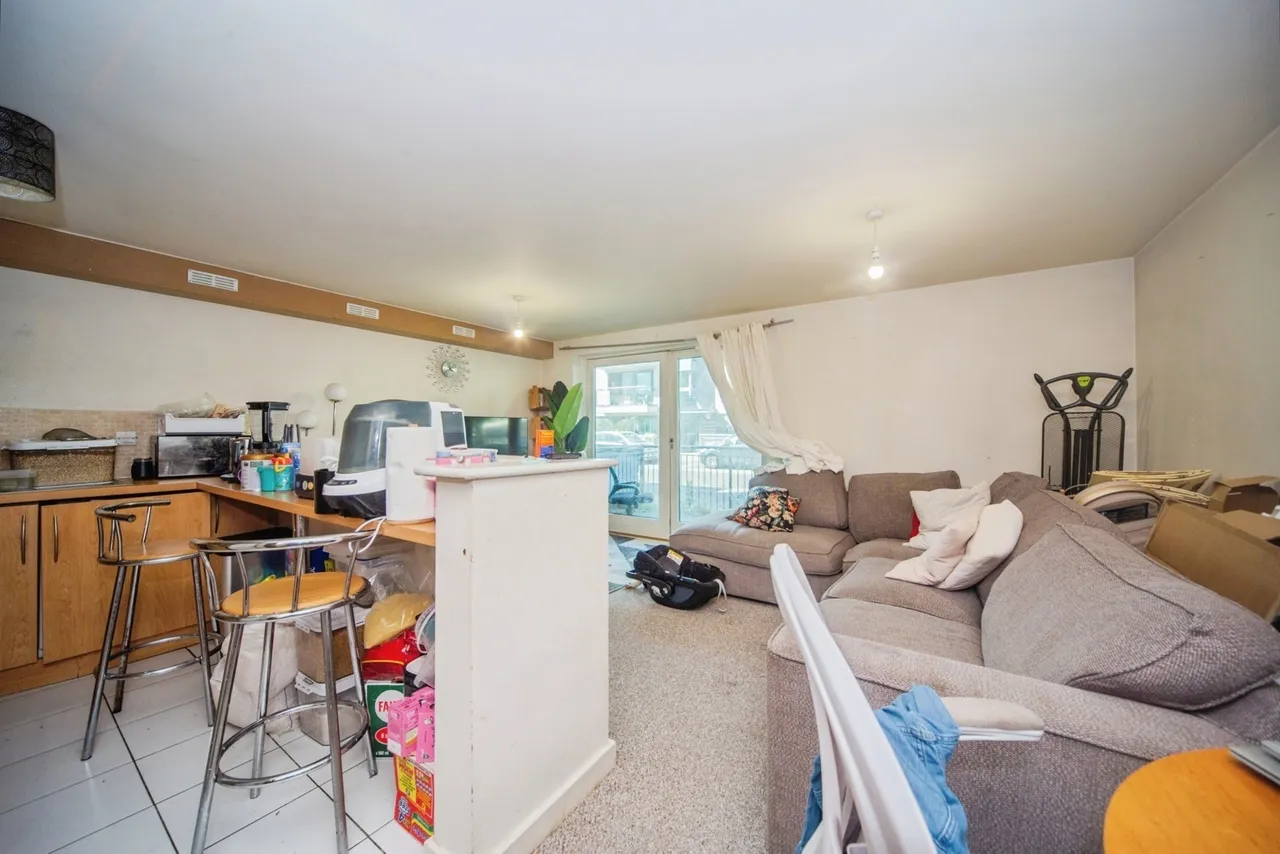 Ted Bates Road, Southampton, SO14, photo 7