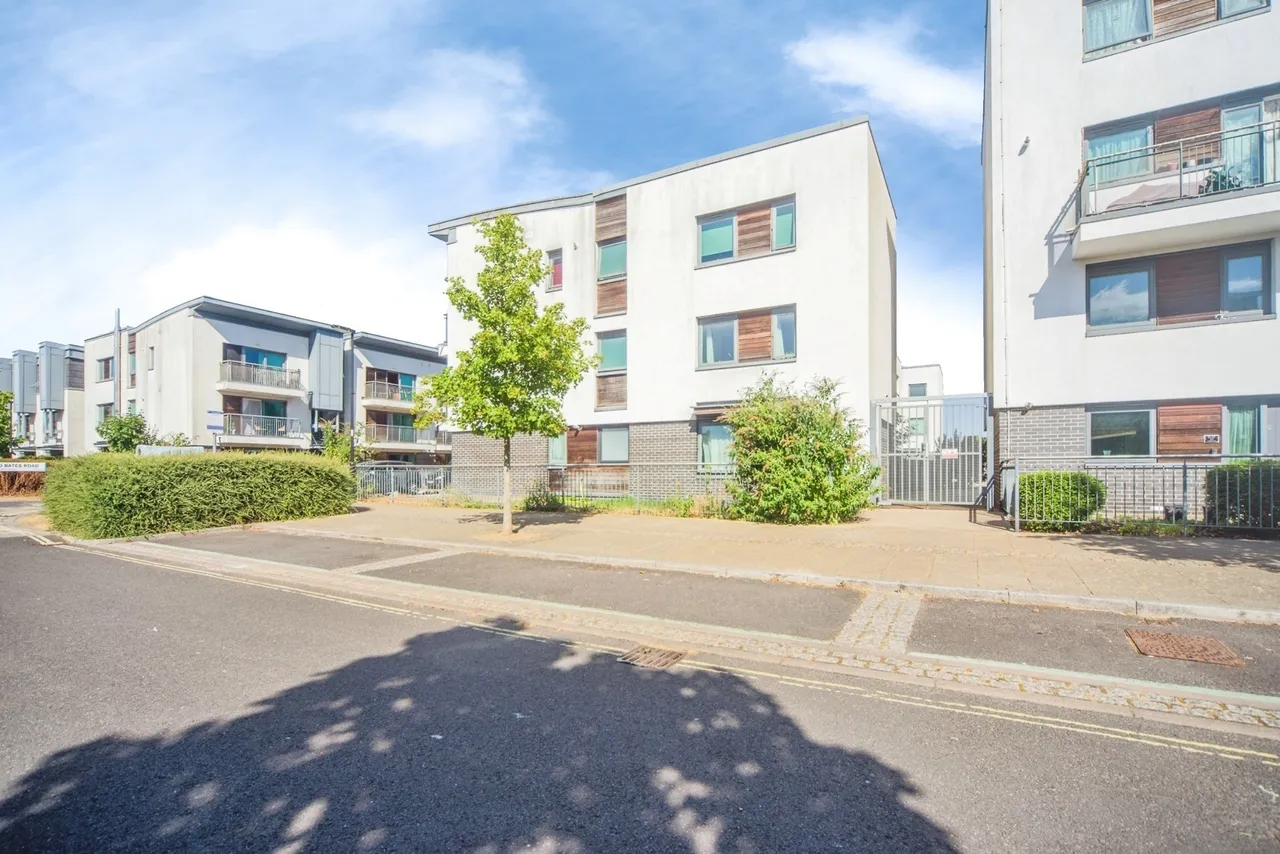 Ted Bates Road, Southampton, SO14, photo 13