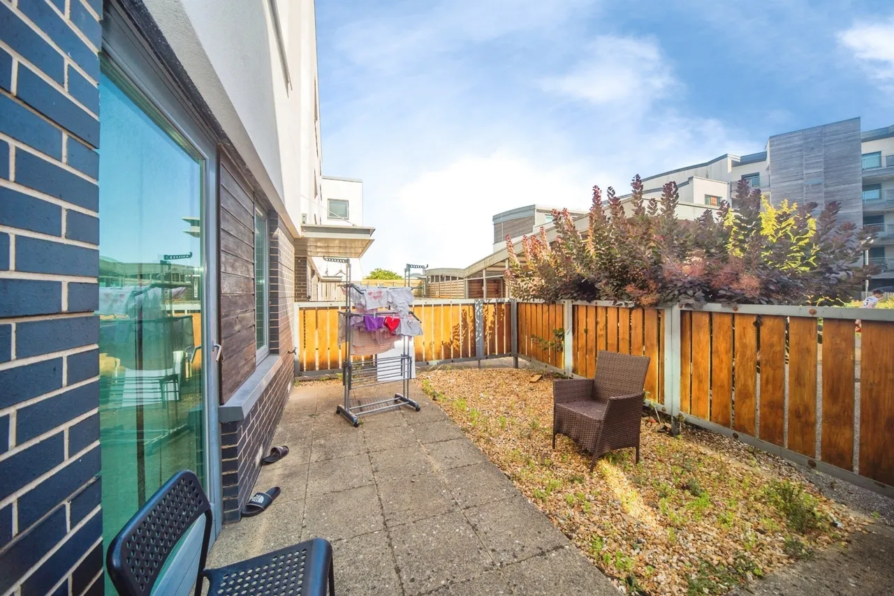 Ted Bates Road, Southampton, SO14, photo 11