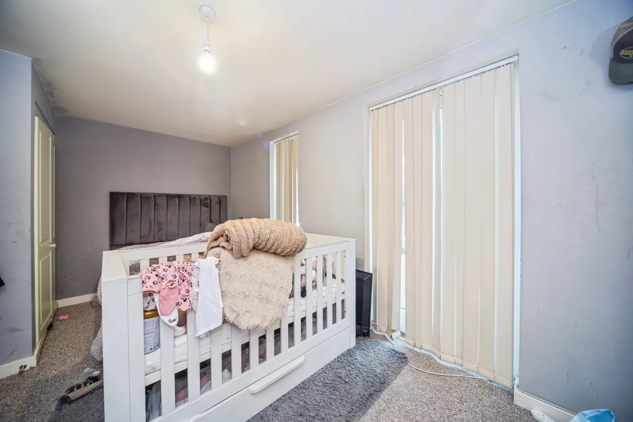 Ted Bates Road, Southampton, SO14, photo 8