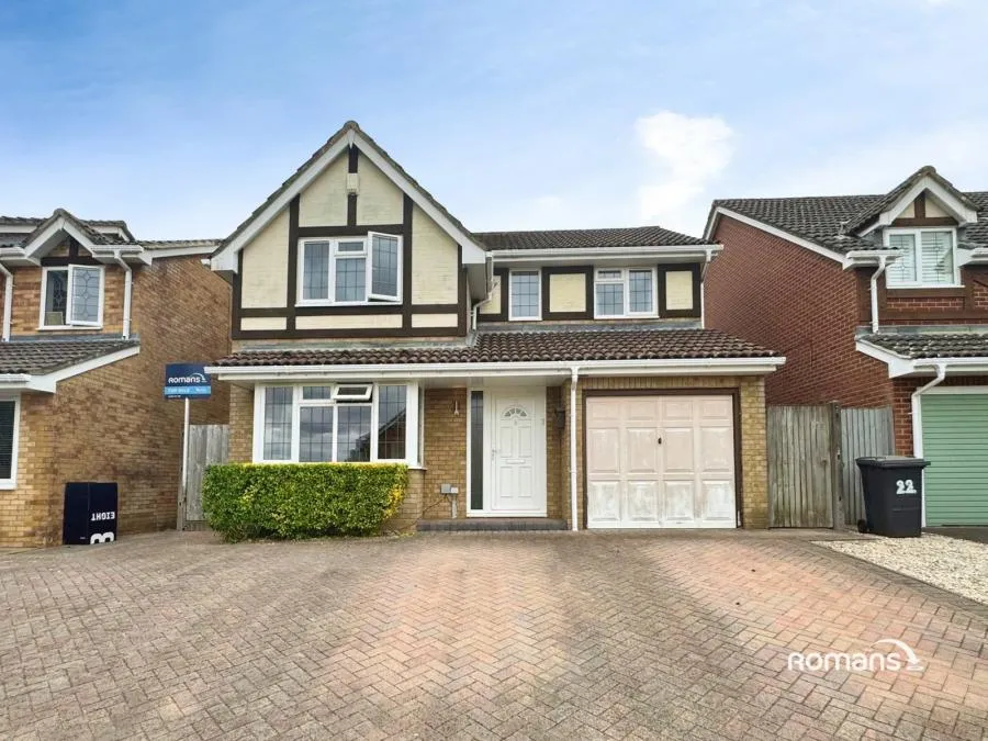 4 bed house for sale, Lyndhurst Drive, Basingstoke, RG22