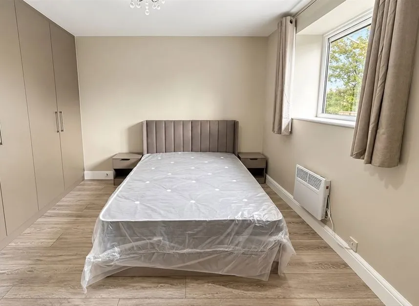 Vine Place, Hounslow, TW3, photo 5