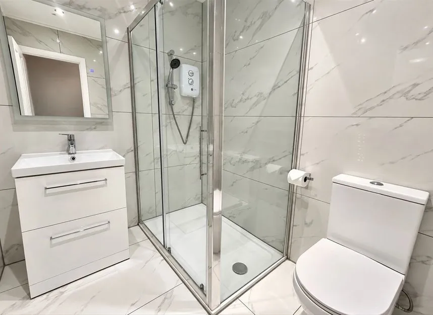 Vine Place, Hounslow, TW3, photo 6
