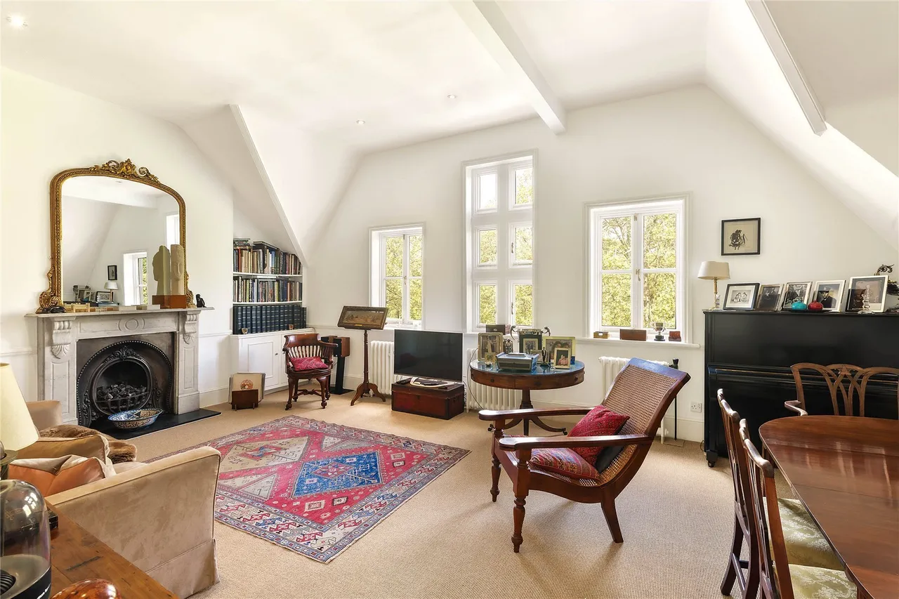 Overstrand Mansions, Prince Of Wales Drive, London, SW11, photo 2