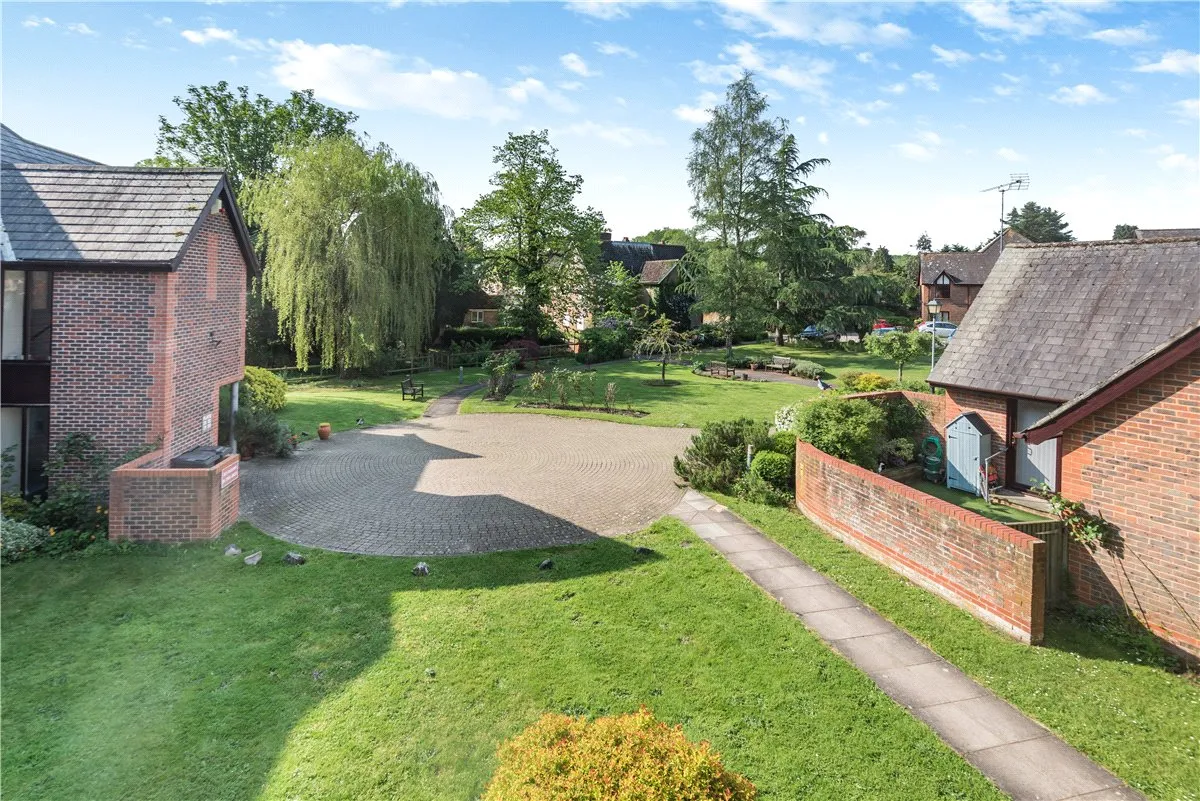 Old Parsonage Court, Otterbourne, SO21, photo 3