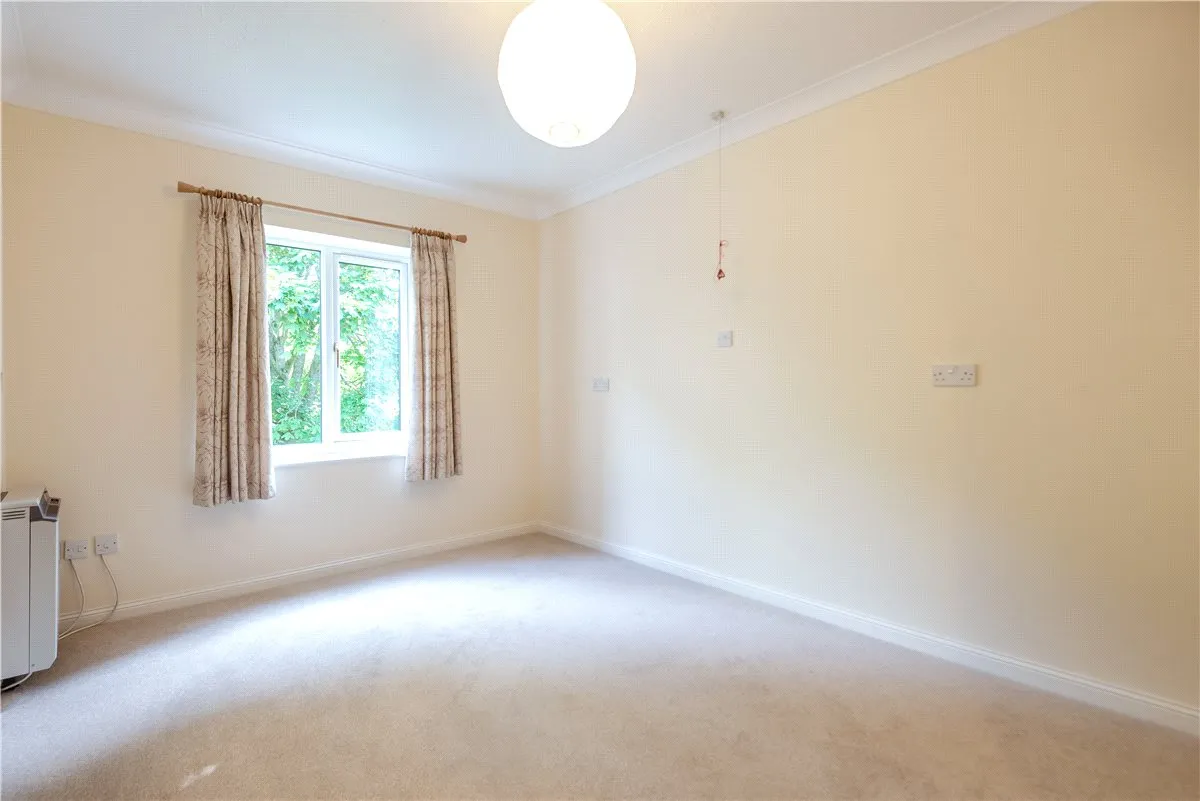 Old Parsonage Court, Otterbourne, SO21, photo 6