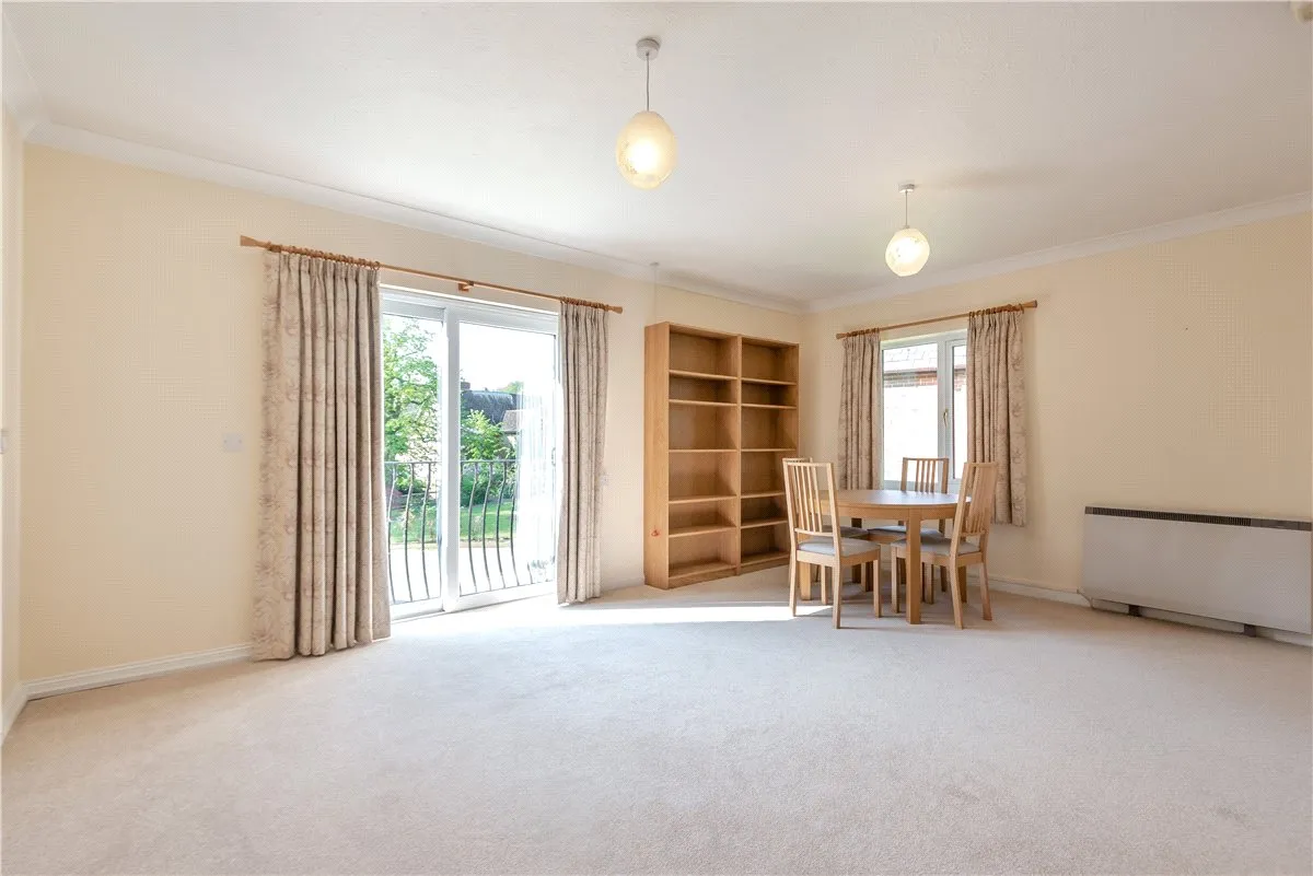 Old Parsonage Court, Otterbourne, SO21, photo 4