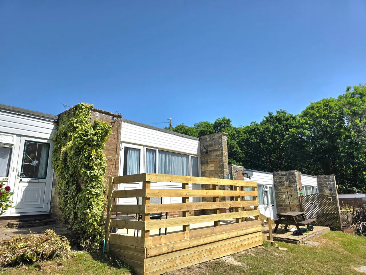 2 bed chalet to rent, Cockleton Lane, Cowes, PO31