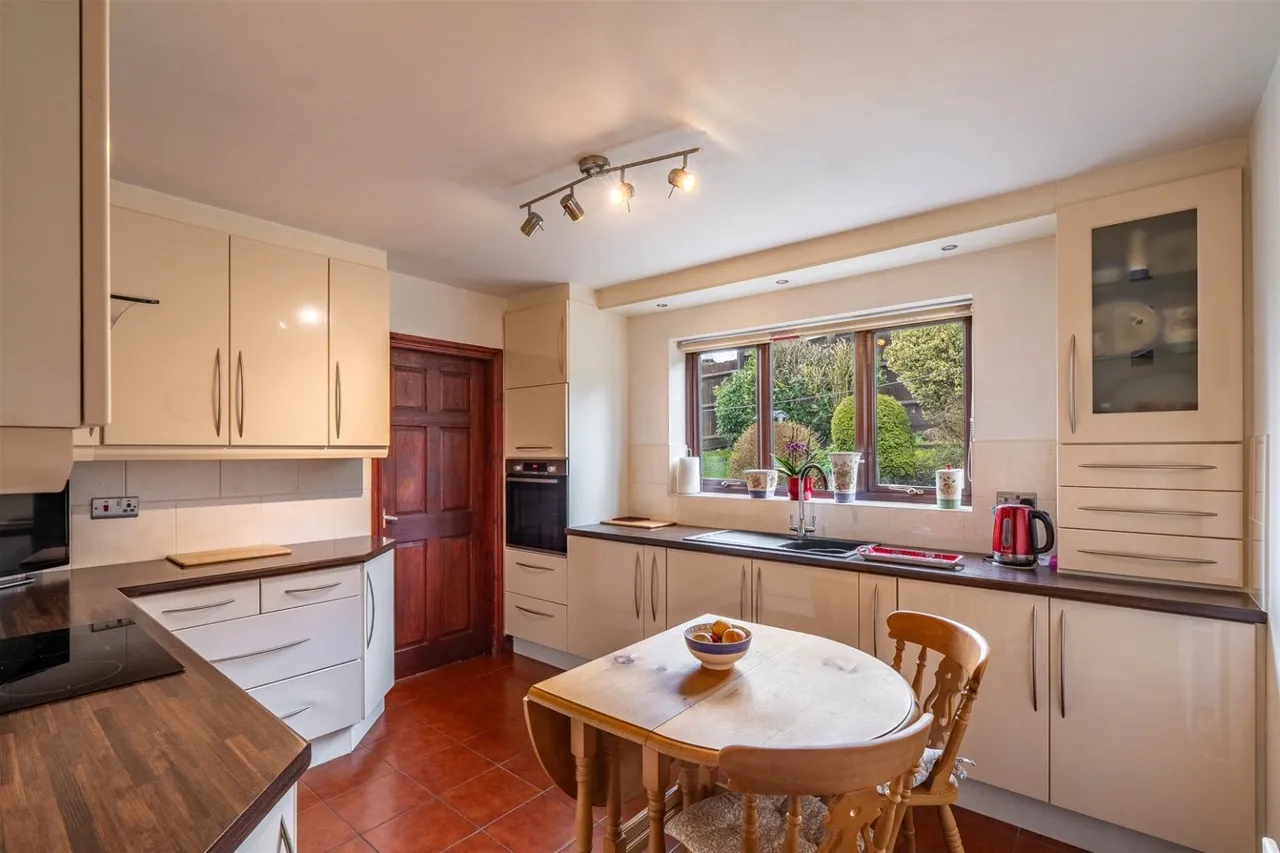 Urban Road, Wrockwardine Wood, TF2, photo 5
