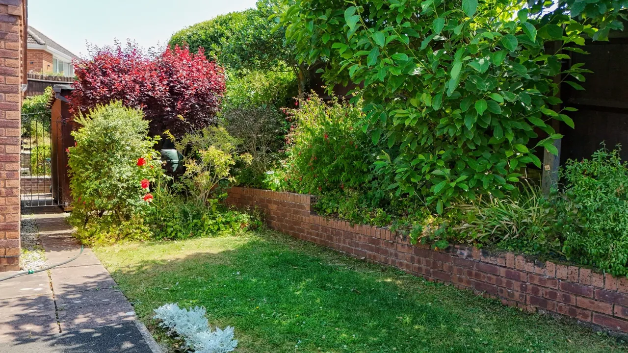 Urban Road, Wrockwardine Wood, TF2, photo 31