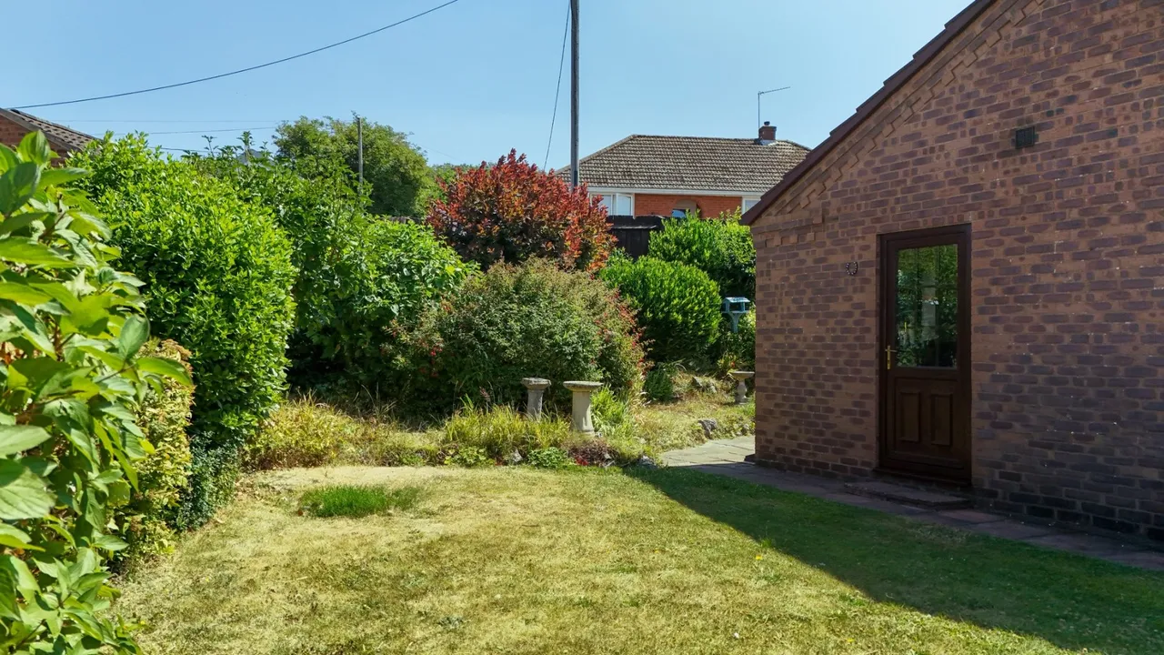 Urban Road, Wrockwardine Wood, TF2, photo 4