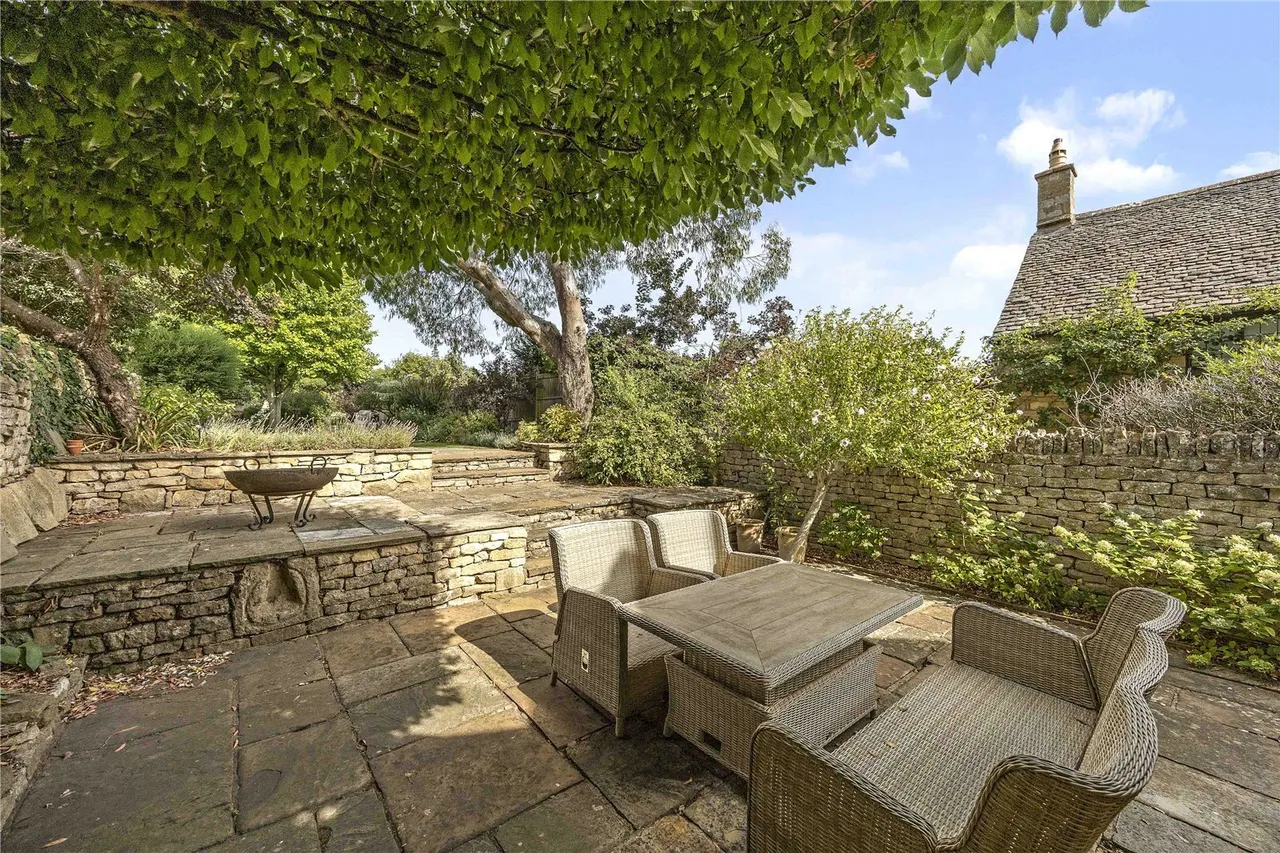 High Street, Chipping Campden, GL55, photo 23