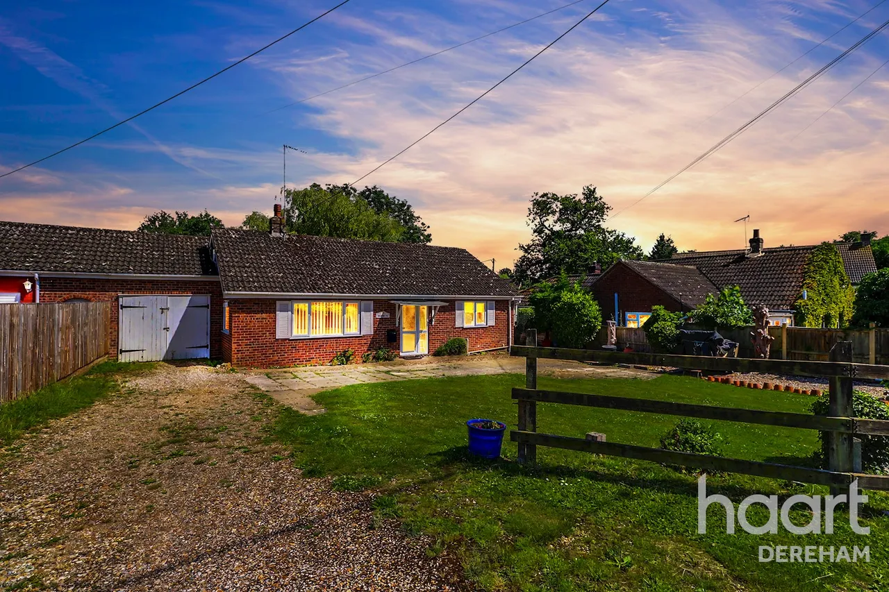 2 bed house for sale, Fakenham Road, East Bilney, NR20