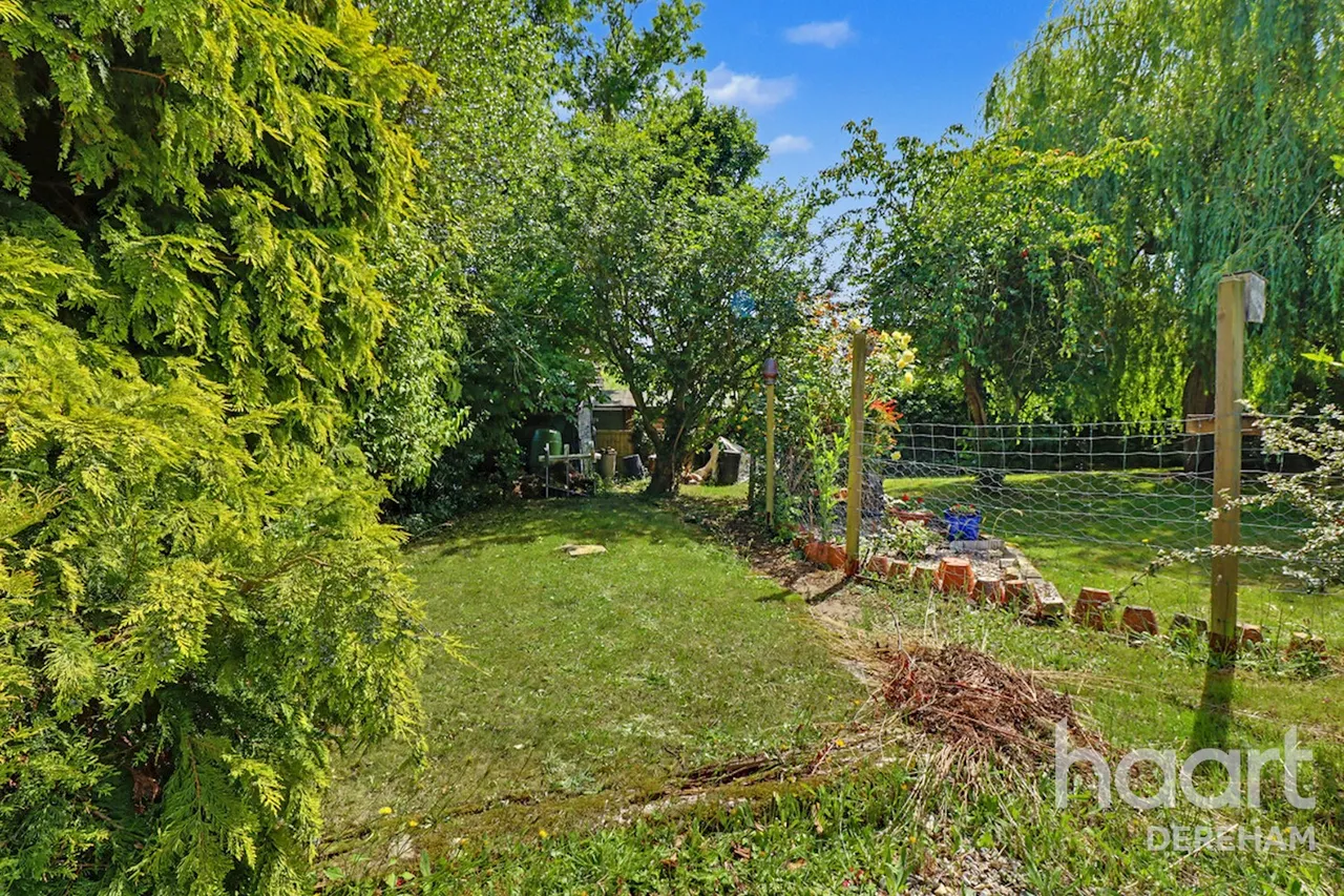 Fakenham Road, East Bilney, NR20, photo 31