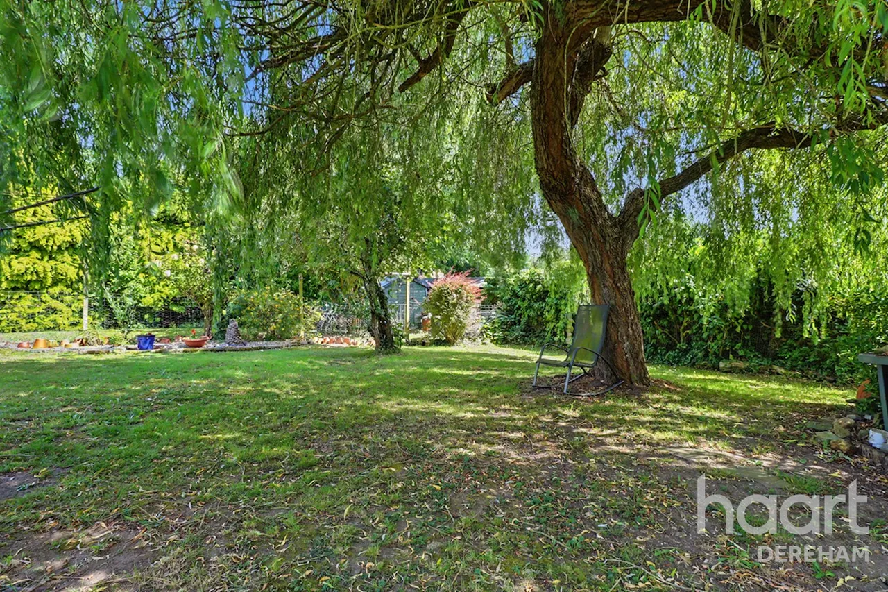 Fakenham Road, East Bilney, NR20, photo 2