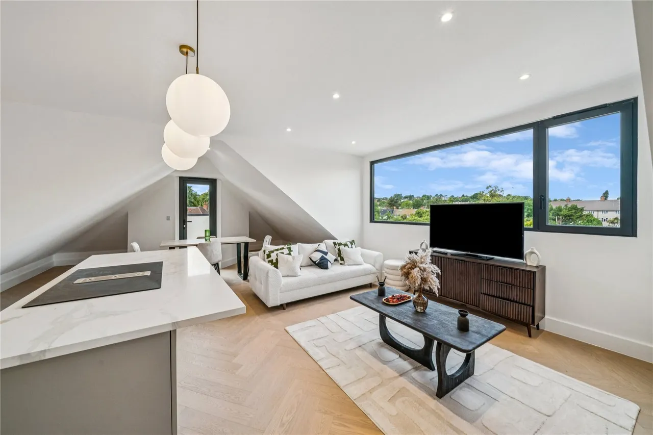 2 bed flat for sale, Durnsford Road, London, SW19