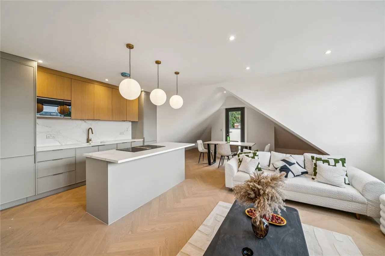 Durnsford Road, London, SW19, photo 4
