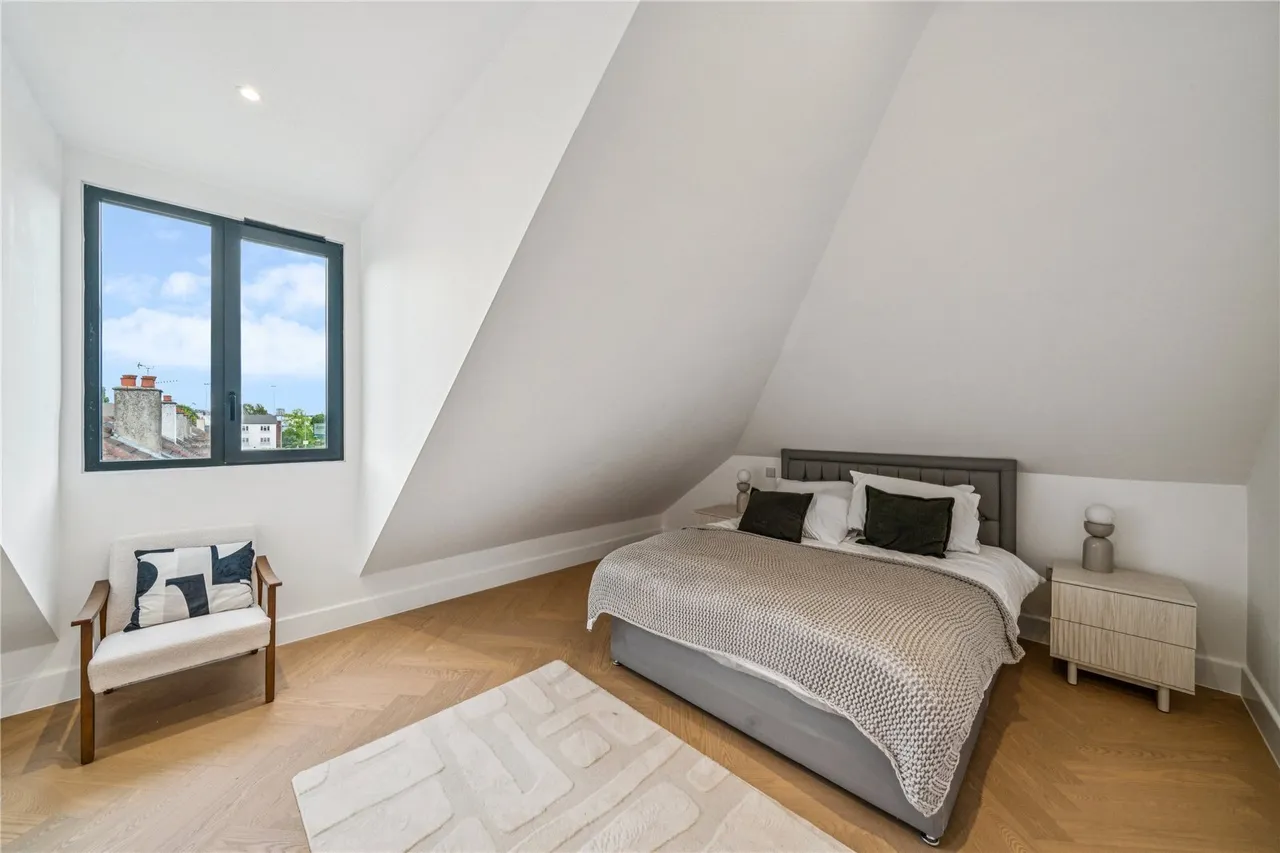 Durnsford Road, London, SW19, photo 6