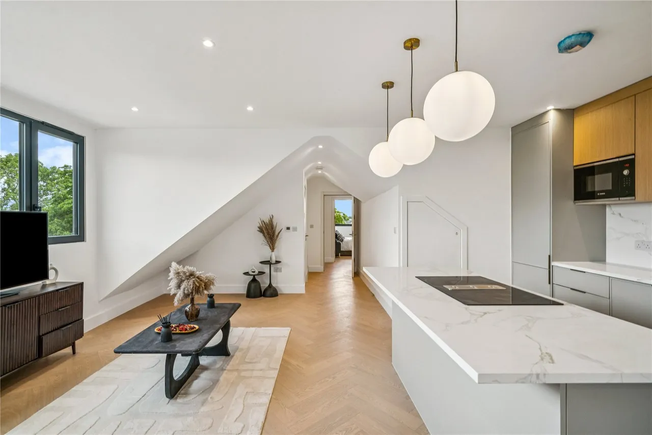 Durnsford Road, London, SW19, photo 3