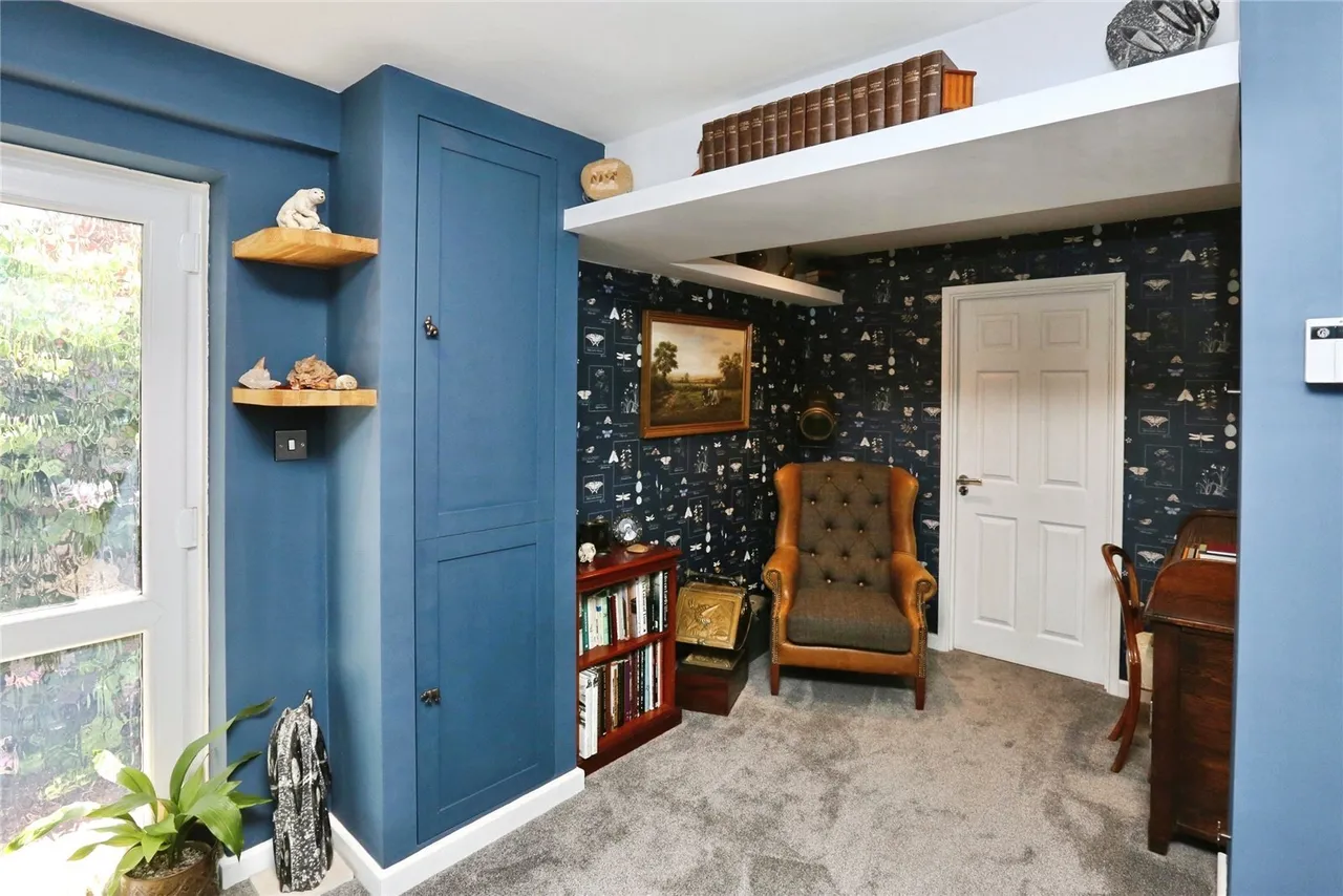Locks Road, Locks Heath, SO31, photo 12