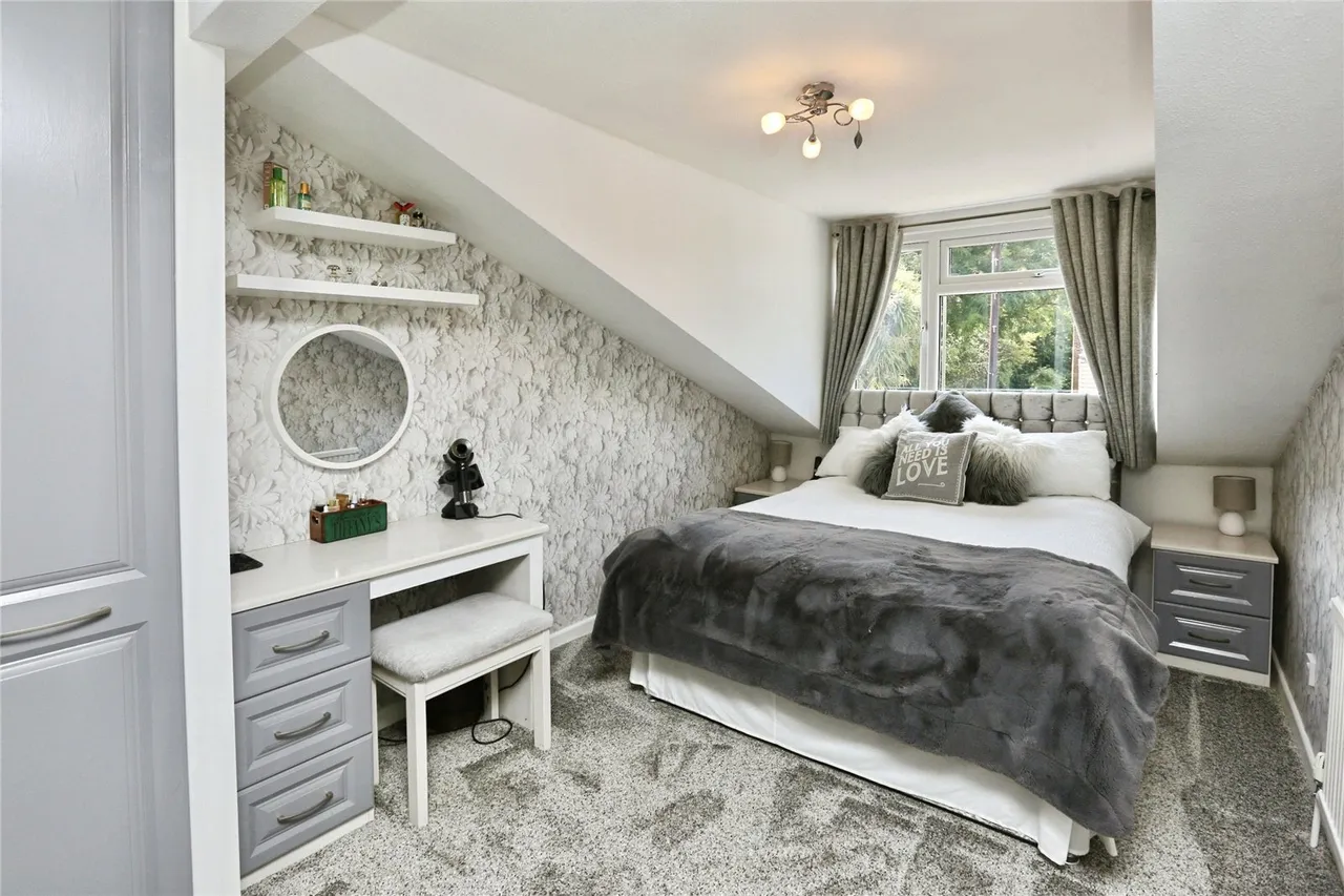 Locks Road, Locks Heath, SO31, photo 13
