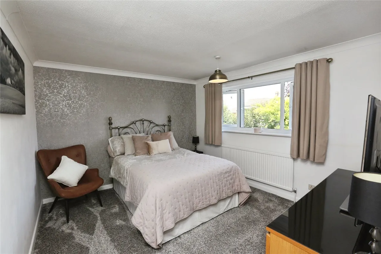 Locks Road, Locks Heath, SO31, photo 17
