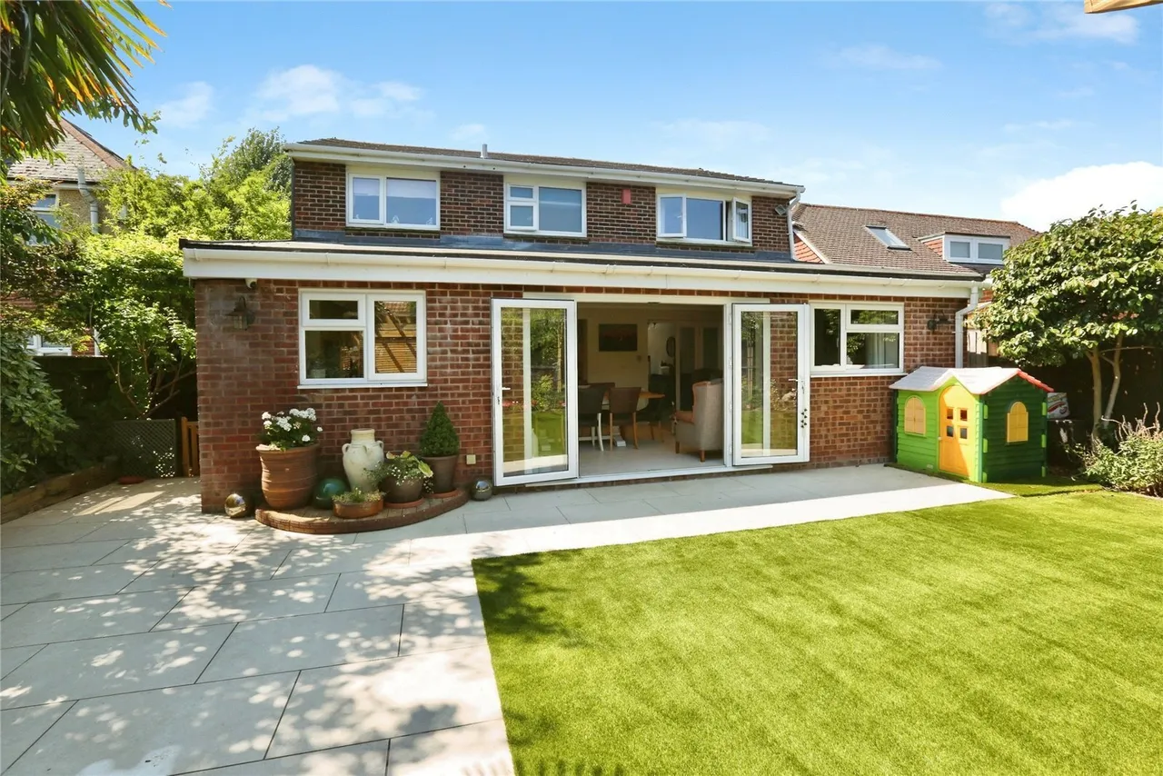 Locks Road, Locks Heath, SO31, photo 2