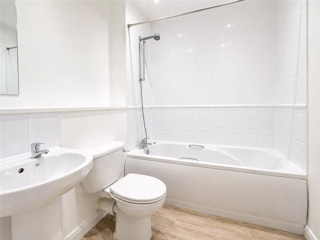 London Road, London, SW16, photo 7