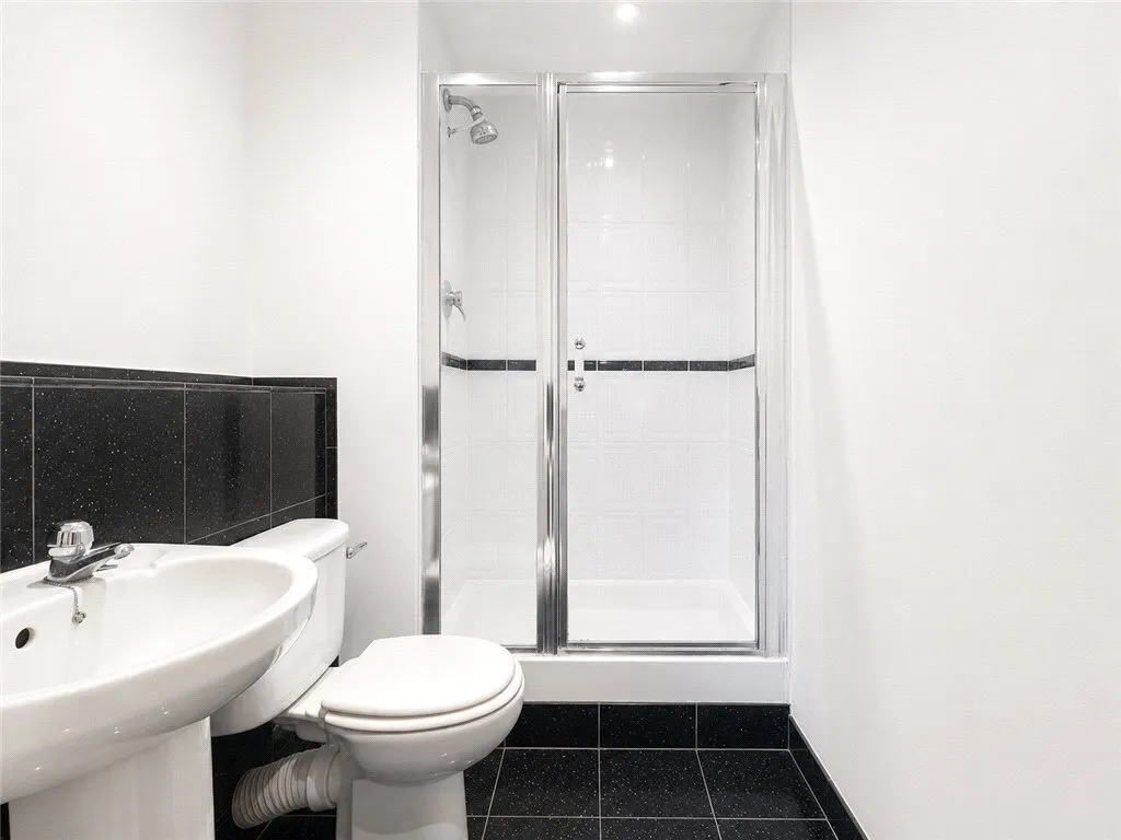 London Road, London, SW16, photo 8