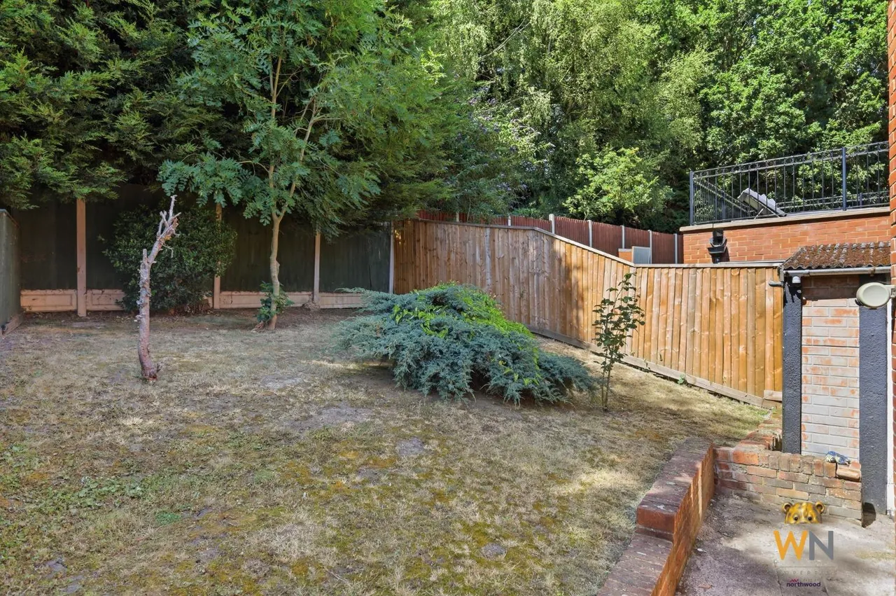 Rayleigh Road, Hutton, CM13, photo 15