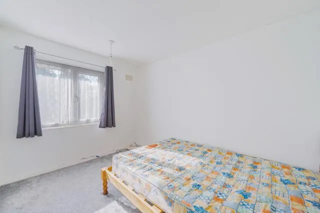 Keywood Drive, Sunbury-On-Thames, TW16, photo 6
