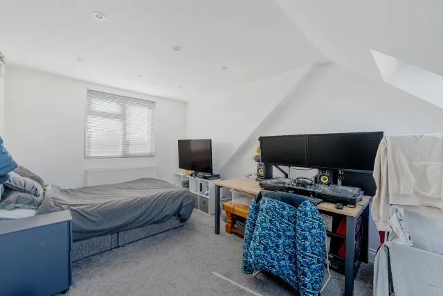 Keywood Drive, Sunbury-On-Thames, TW16, photo 10