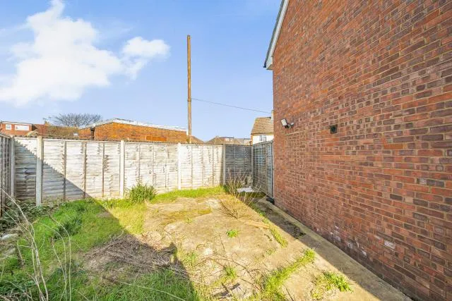 Keywood Drive, Sunbury-On-Thames, TW16, photo 9