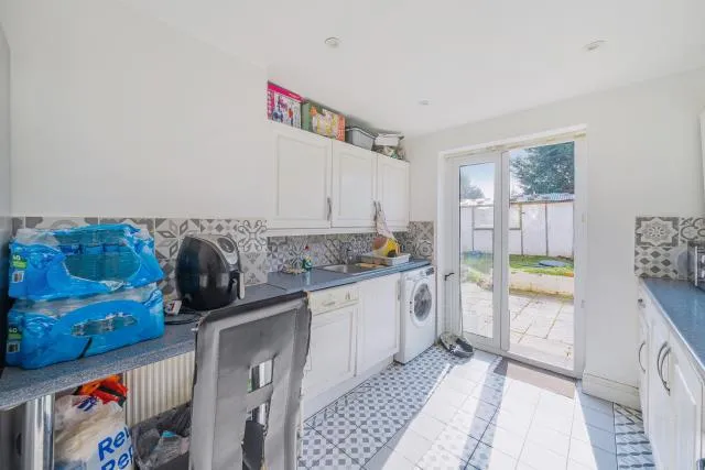 Keywood Drive, Sunbury-On-Thames, TW16, photo 16