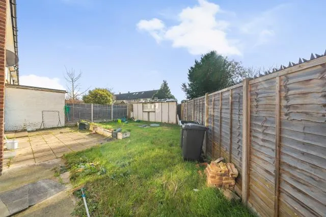 Keywood Drive, Sunbury-On-Thames, TW16, photo 22